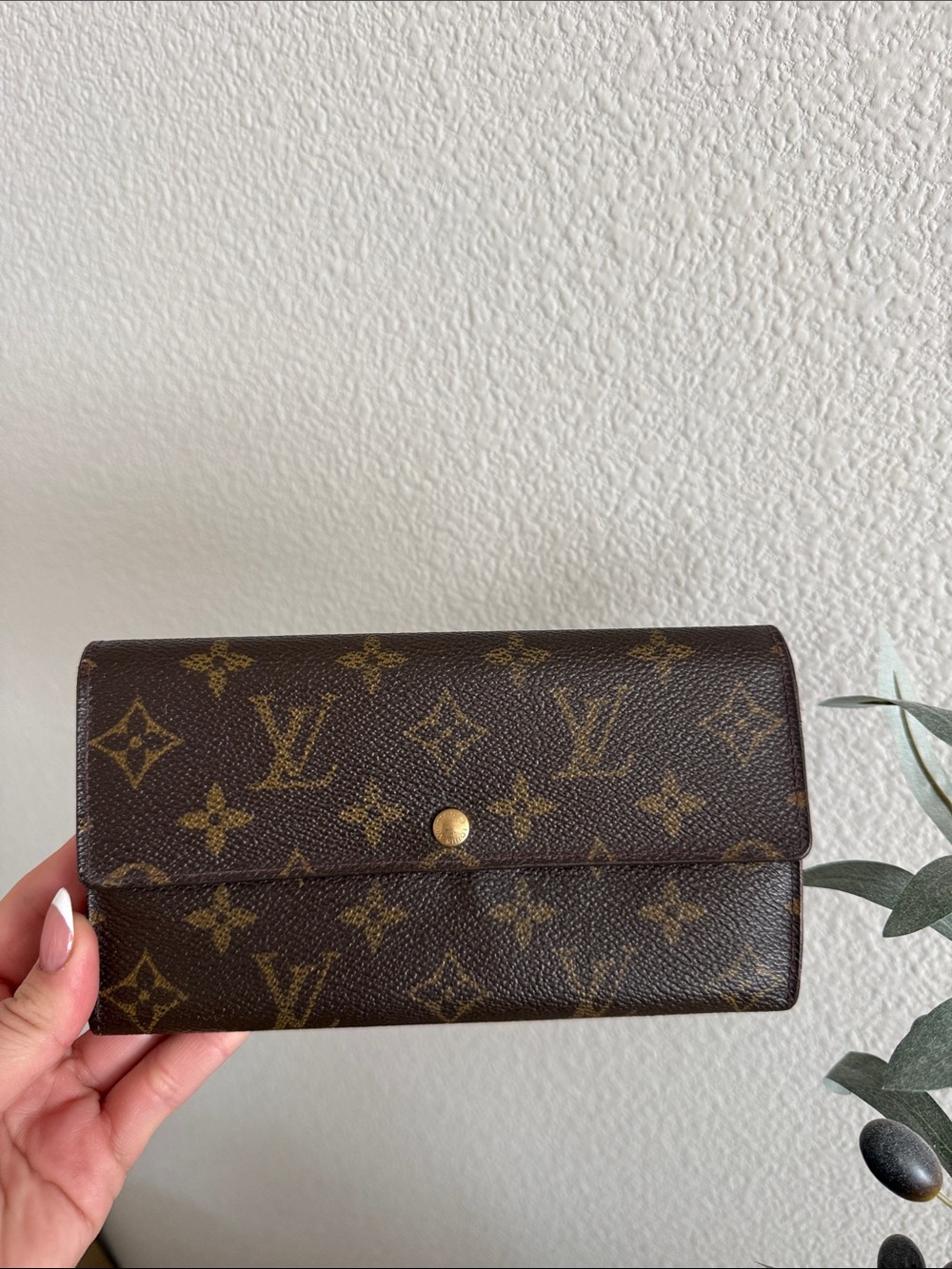 LOUIS VUITTON MONOGRAM SARAH WALLET authentic - Picture 1 of 12